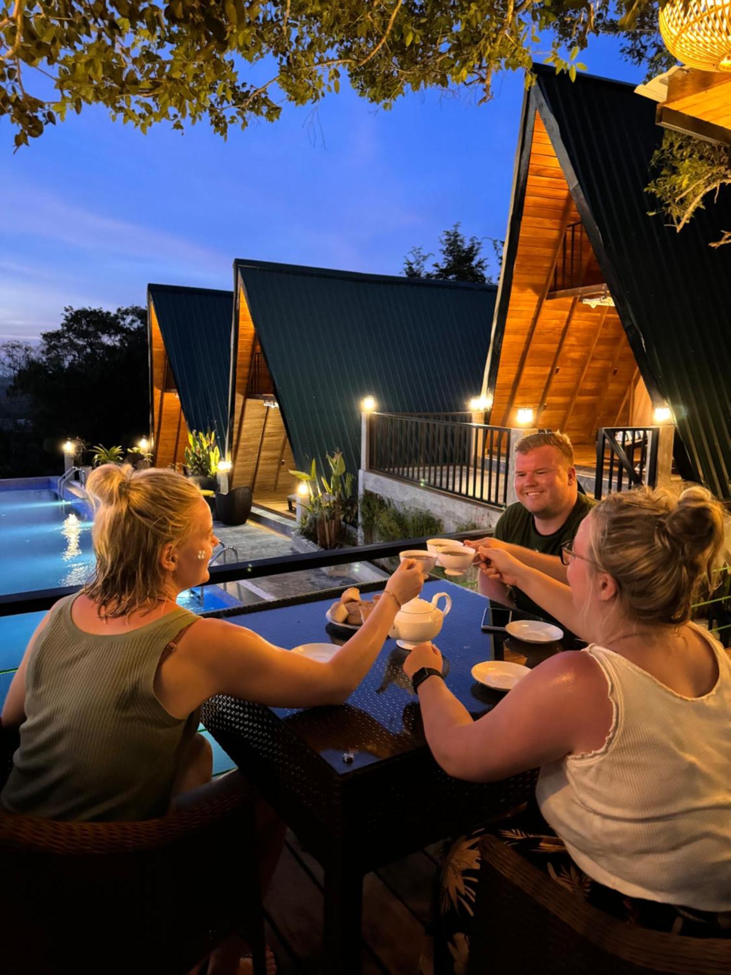 Sundown Lake Hotel & Spa Habarana Exterior foto
