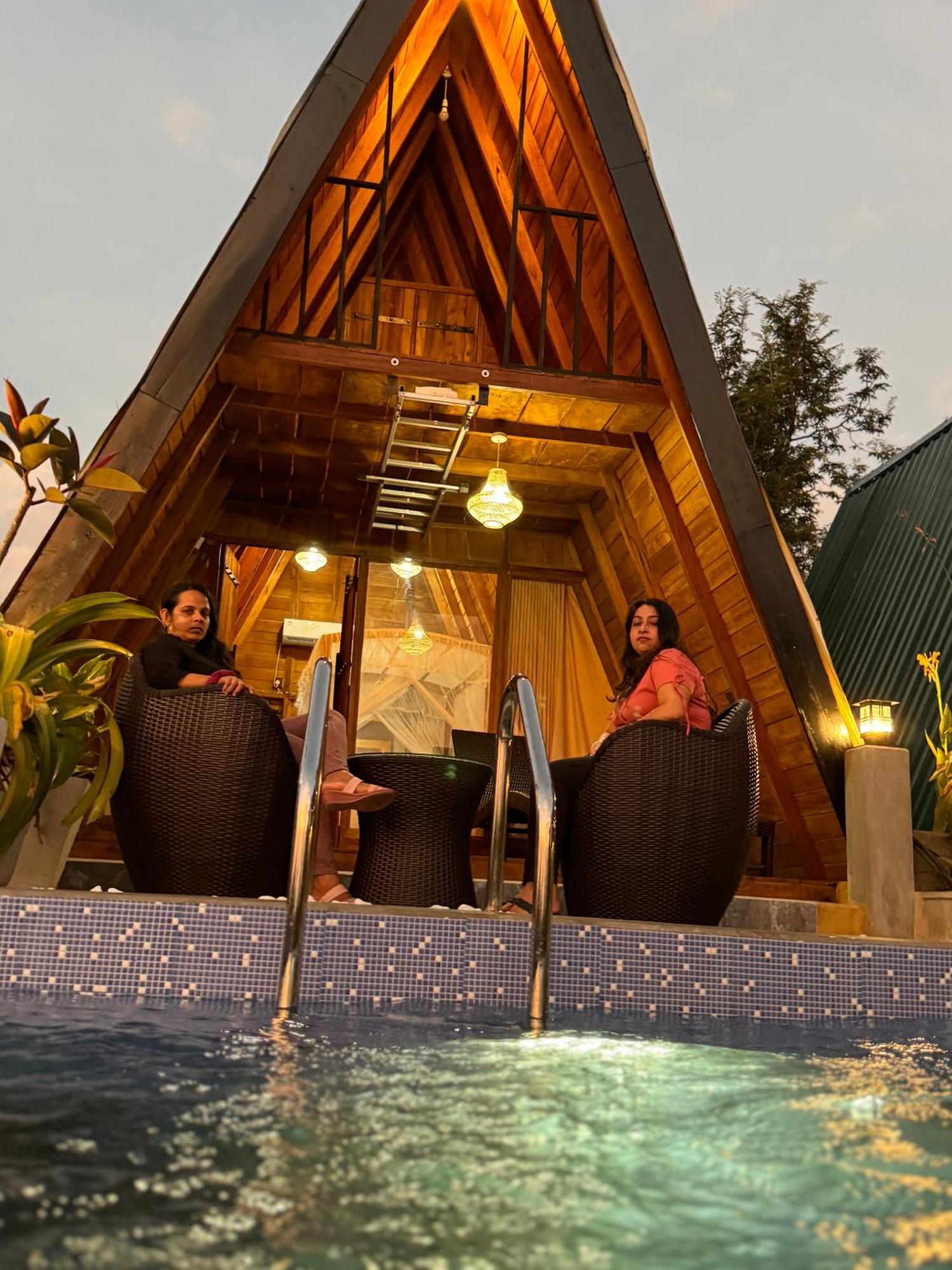 Sundown Lake Hotel & Spa Habarana Exterior foto
